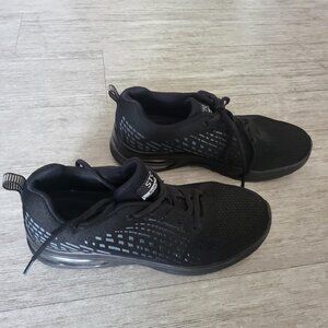 579 Ultra-Lightweight Black Running Sneakers